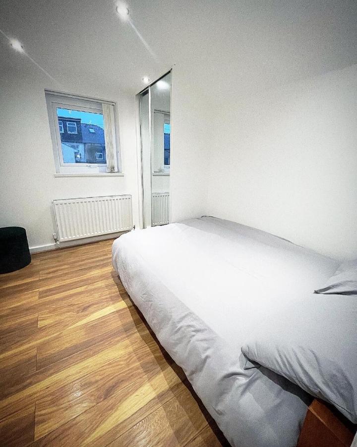 Ak Serviced Apartments - Exclusive Two-Bedroom Apartment Кардіфф Екстер'єр фото